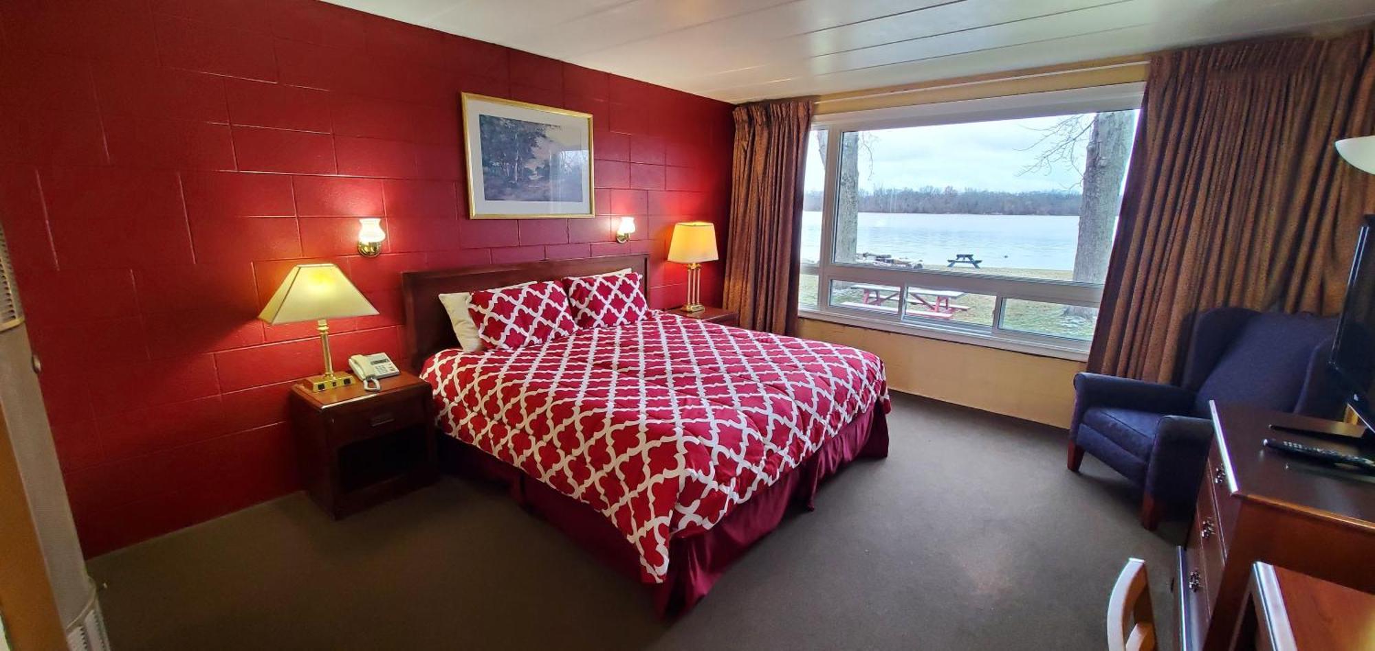 Riverview Motel 3*