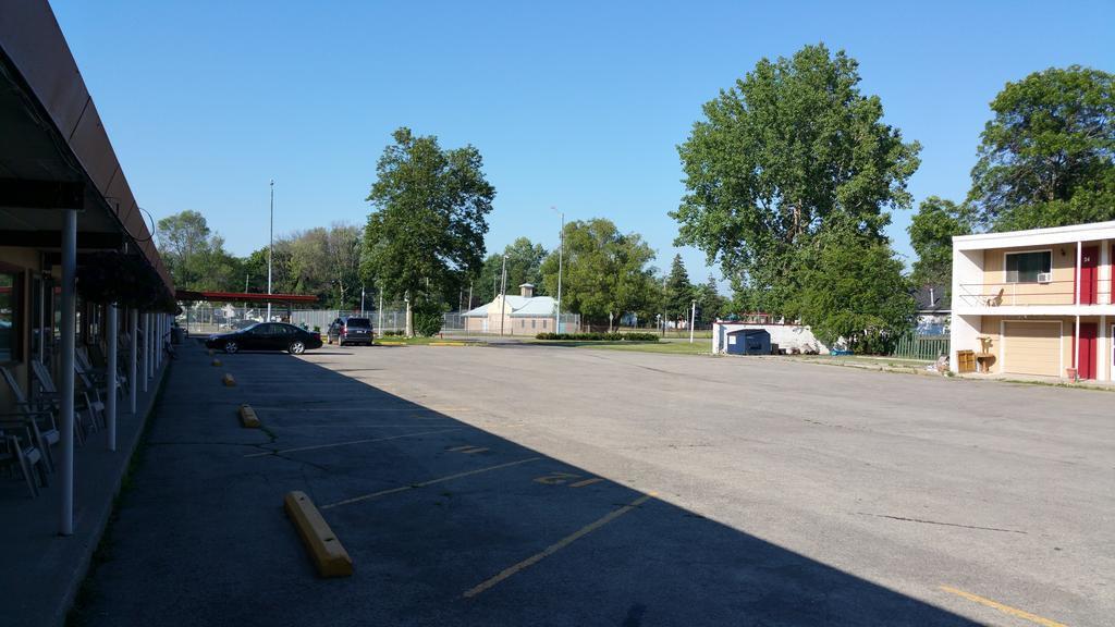 Riverview Motel 3*