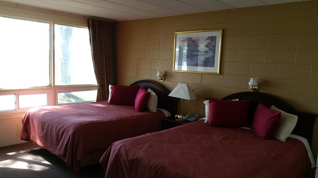 Riverview Motel 3*